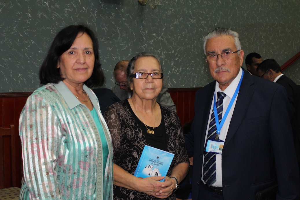 Obispo Bernardo Cartes y su esposa Diaconisa Alicia Reynero, junto a la Pastora Elisabeth Alvarado