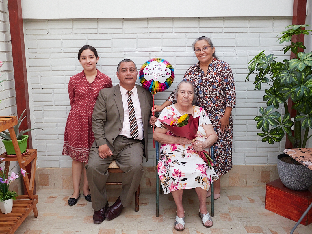 Cumpleaños de nuestra Pastora Elisabeth Alvarado