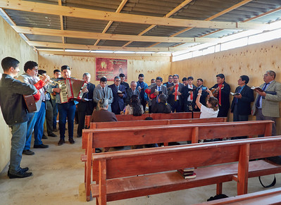 Voluntarios visitan Quebrada Encantada